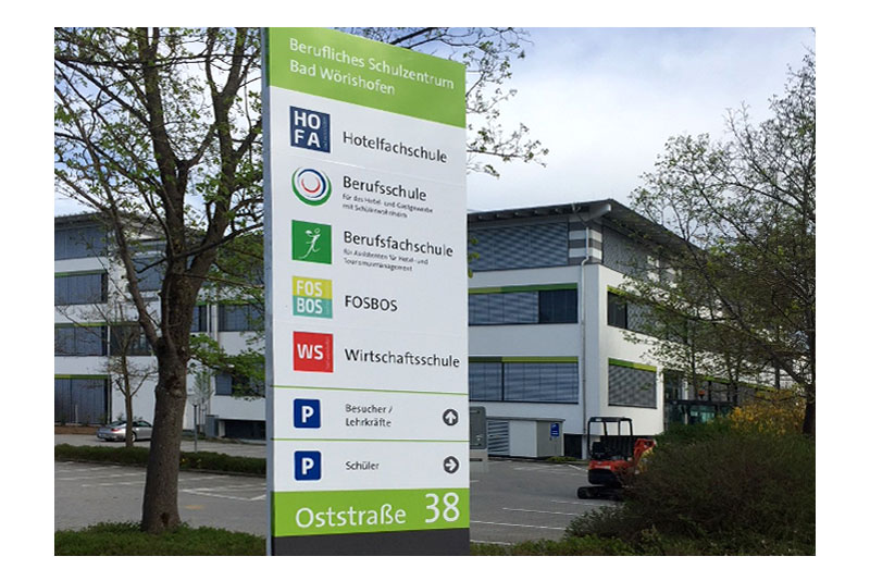 Beispiel Leitsystem, Aussenwerbung Kemtpen