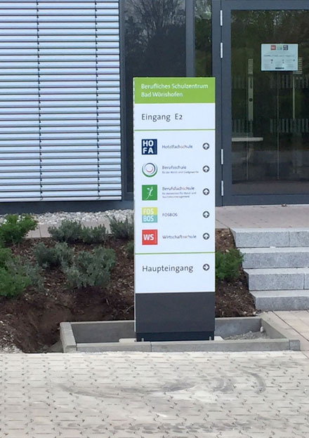 Beispiel Leitsystem, Aussenwerbung Kemtpen